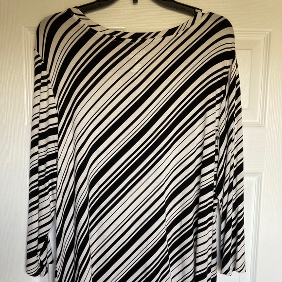 Croft and Barrow 3/4 Sleeve Top - Picture 5 of 5